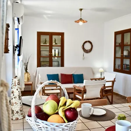 Nikos' Holiday Holiday home